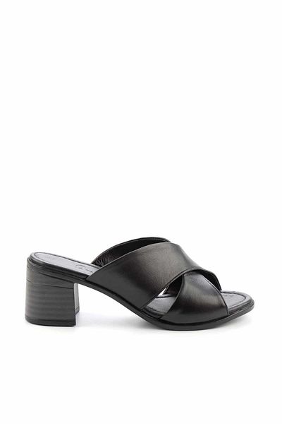 Bambi Black Leather Women's Slippers K04529184303