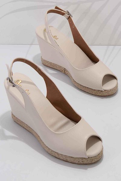 Bambi Beige Damenschuhe mit Keilabsatz K05874011609