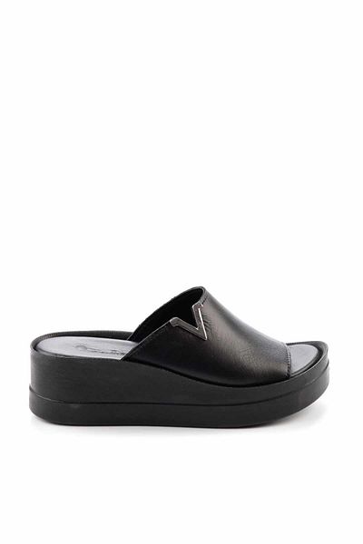 Bambi Black Leather Women's Slippers K 04331141103