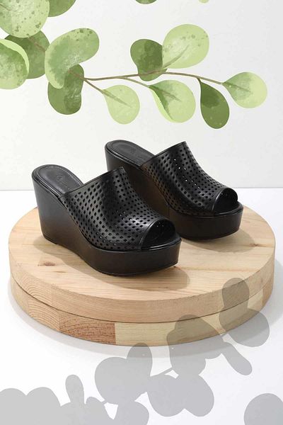 Bambi Black Women's Slipper K04355042009