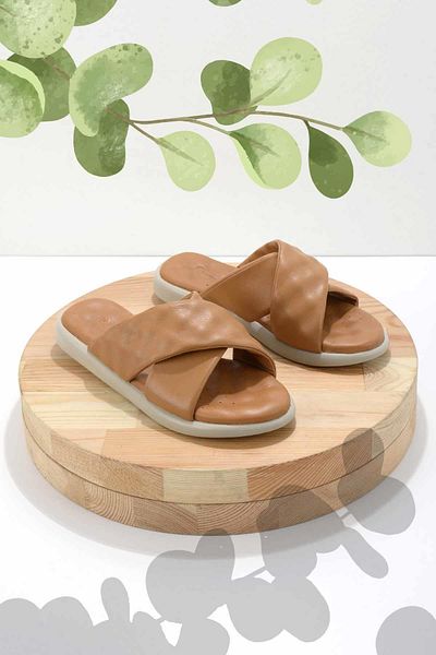 Bambi Γυναικείες Παντόφλες Tan Leather K04357065003
