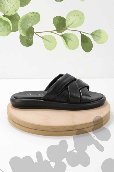 Bambi Black Genuine Leather Women's Slippers K04288006103