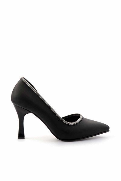 Bambi Klassische Damenschuhe mit Absatz aus mattschwarzem Satin K 01471060038
