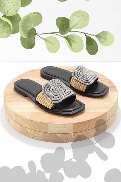 Bambi Black Straw Women's Slippers K04862500528