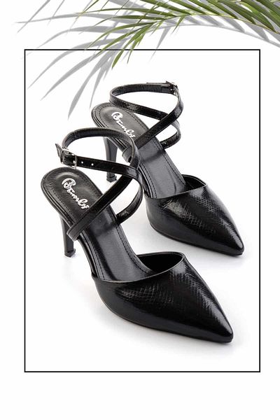 Bambi Klassische Damenschuhe mit Absatz in Schwarz mit Schlangenmuster K 01397180307