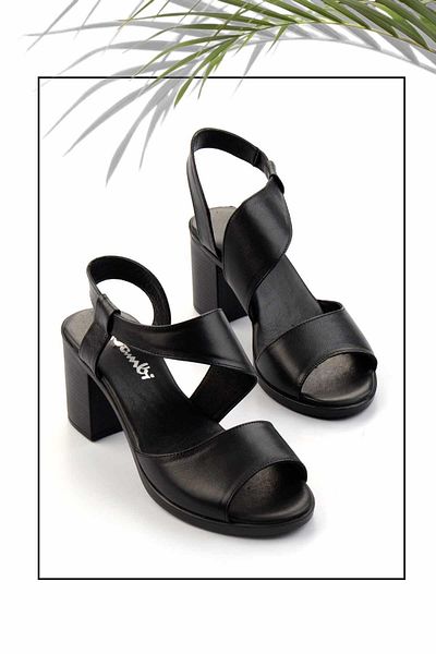 Bambi Pantofi clasici cu toc de damă din piele neagră K05717007503