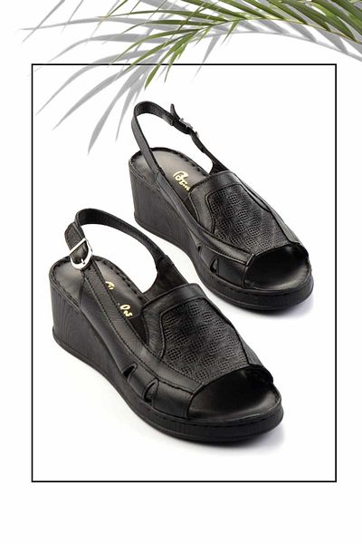Bambi Schwarze Damenschuhe mit Keilabsatz aus echtem Leder K 05466057303