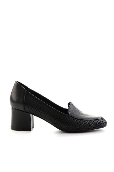 Bambi Černé kožené dámské boty pro volný čas K01531199103