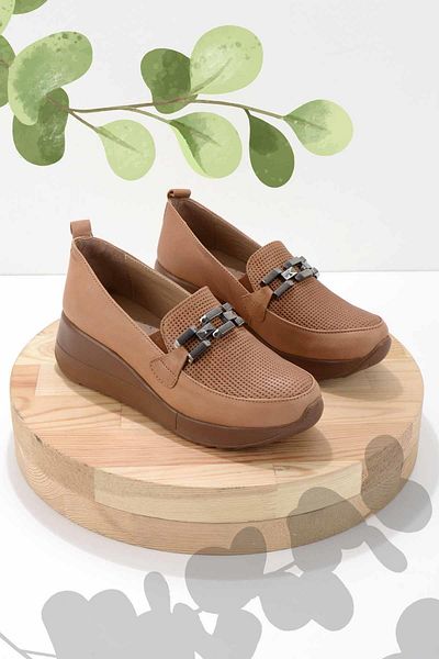 Bambi Hellbraune Damenschuhe mit Keilabsatz aus echtem Leder K 01586371403