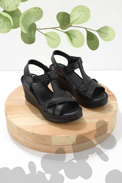 Bambi Black Leather Women's Sandals K 05763091003