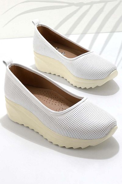 Bambi Weiße Freizeitschuhe für Damen K 01586373103
