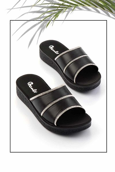 Bambi Women's Black Slippers - K04496720609