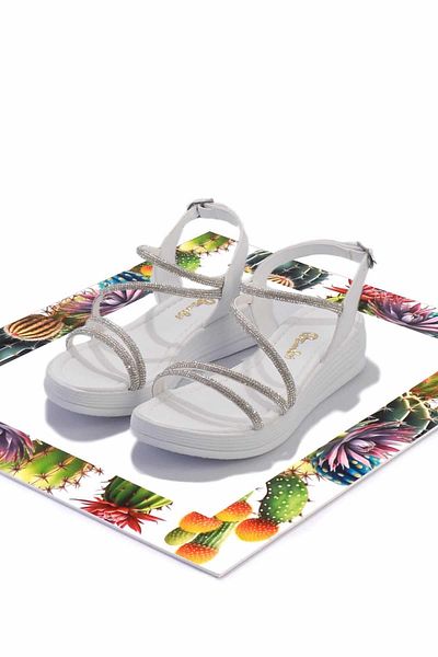 Bambi Weiße Damensandalen K 05823022809