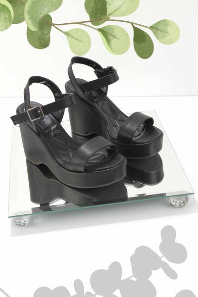 Bambi Γυναικεία Μαύρα Παπούτσια με τακούνι K05688900309