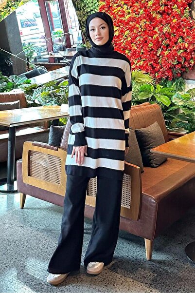 Oven تريكو سميك مخطط - أسود