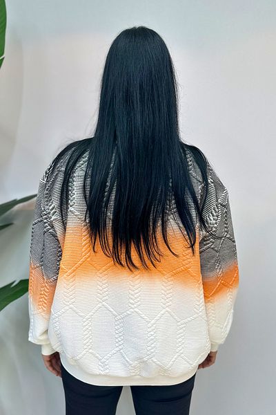 GÖKSEL Large Size White Stone Colored Sweatshirt