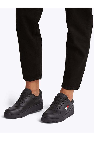 Tommy Hilfiger Black Leather Sneaker - Comfortable Flat Sole, Breathable Upper Surface En0En02505-0Gs