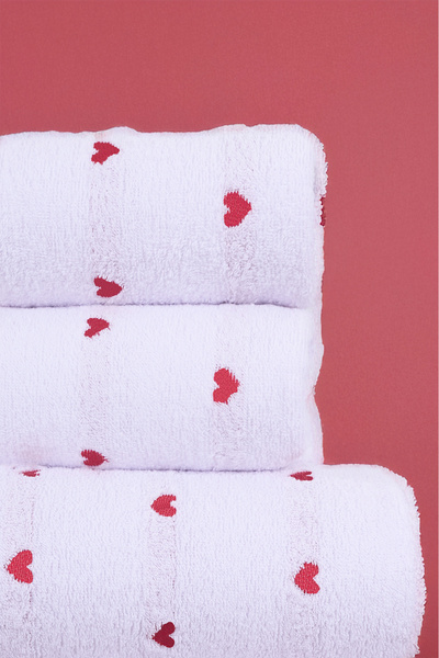 My Catherine Набір рушників для ванної кімнати з 4 предметів з сердечками - Набір рушників для лазні з сердечками