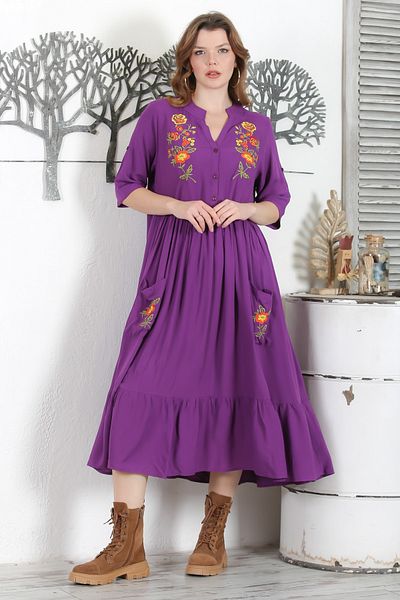 Chiccy Rochie țesătă cu broderie mov - guler judecător, mânecă 3/4 cu nasturi, fustă cu buzunare, capăt cu volan 134 54
