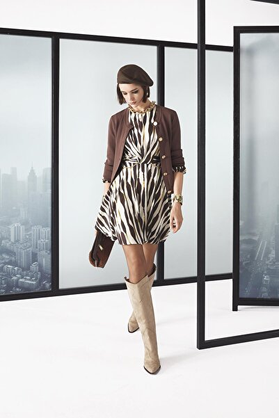 EXPLOSION Desenli Saten Zincir Aksesuarlı Mini Elbise