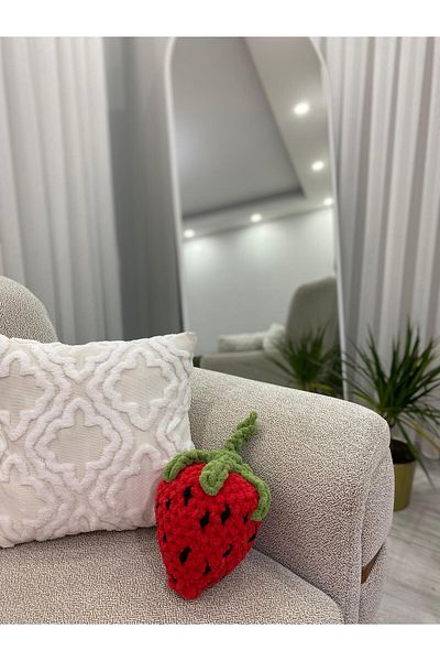 Home Elegant and Modern Strawberry Pillow - Modern Strawberry Shaped Decorative Pillow / Soft and Trendy Design