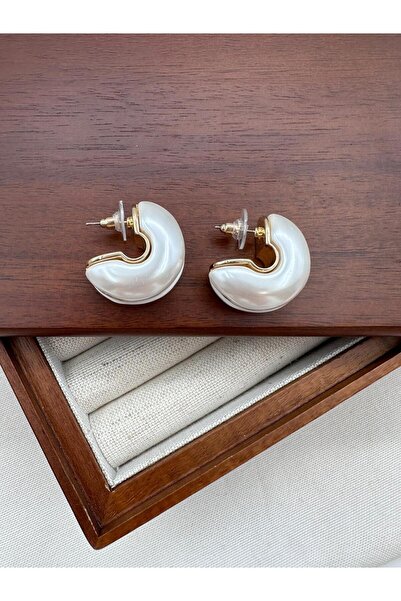 Jerie Gold Plaka Detaylı İnci Görünüm C Model Küpe