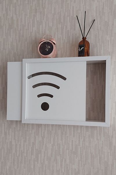 HKM Ticaret 25x35x7 cm με έμβλημα Wifi - Κουτί αποθήκευσης ασφαλειών και μόντεμ που μπορεί να κρεμαστεί στον τοίχο