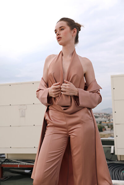 NEW W PROJECT Derin Göğüs Dekolteli Degaje Yaka Rose Champagne İpeksi Saten Bluz