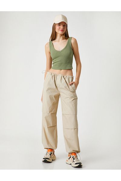 Koton Fallschirmhose mit Taschendetail und elastischem Bund und Beinen
