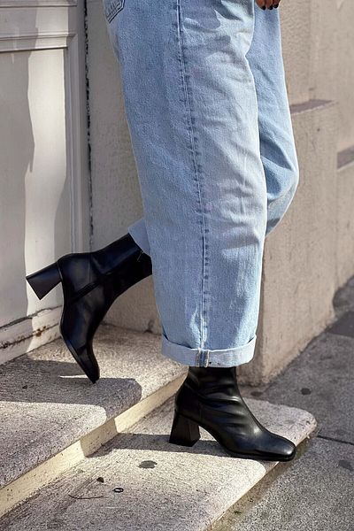 NİŞANTAŞI SHOES Sablex Black Matte Zip Detail Blunt Toe Damen-Stiefel mit Absatz