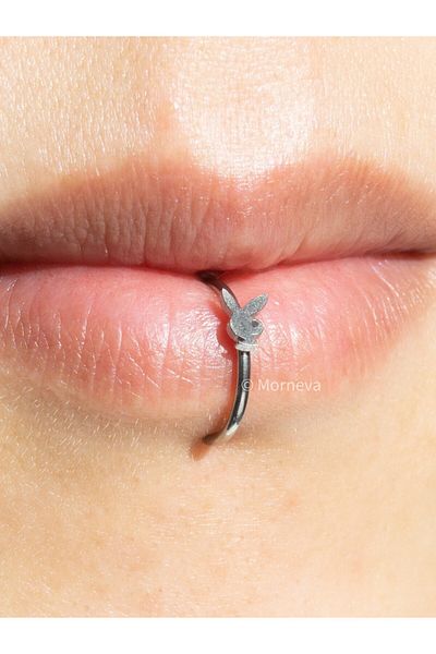 MORNEVA Non-Perforated Playboy Rabbit Steel Ring Compression Fake Lip Piercing (1 Piece)