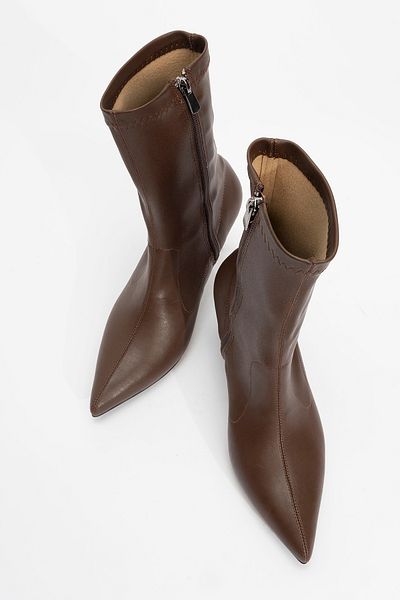LuviShoes THALIN Γυναικείες μπότες με λεπτό τακούνι με φερμουάρ στο πλάι με μυτερό δέρμα