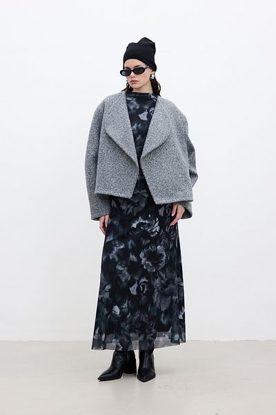 Manuka Schwarzes, gemustertes Tüllkleid mit weitem Ärmel