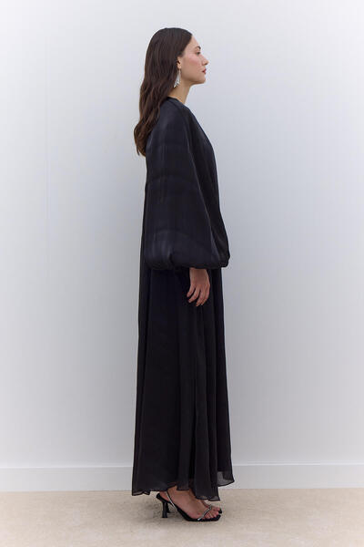 Manuka Černé šaty s širokým rukávem