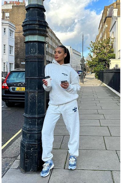 The Champ Clothing White Fox Women - بنطال رياضي مطبوع باللون الرمادي الفاتح Vol 3 مع جيوب بخصر مطاطي
