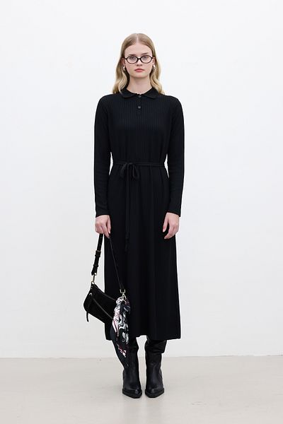Manuka Schwarzes Strickkleid – Design mit Kragen