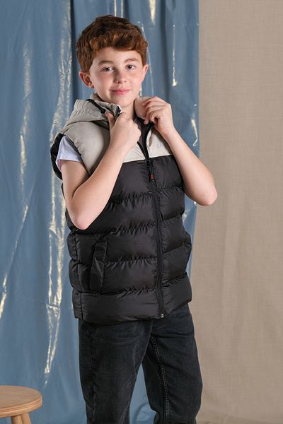Zaziko Kids Двуцветен пухен елек с качулка за момче, жълт цвят, 1003-z