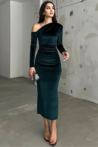 Vivika Büzgülü Drapeli Uzun Kollu Esnek Yapılı Vücuda Oturan Tek Omzu Açık Kışlık Midi Boy Yılbaşı Elbise