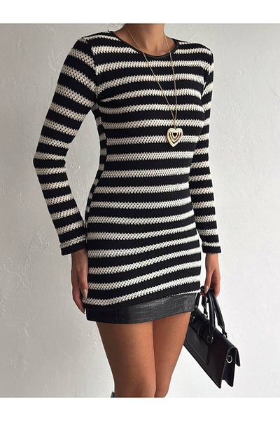 VALUE FASHION Black and White Striped Lacquer Ribbed Necklace Tunic
