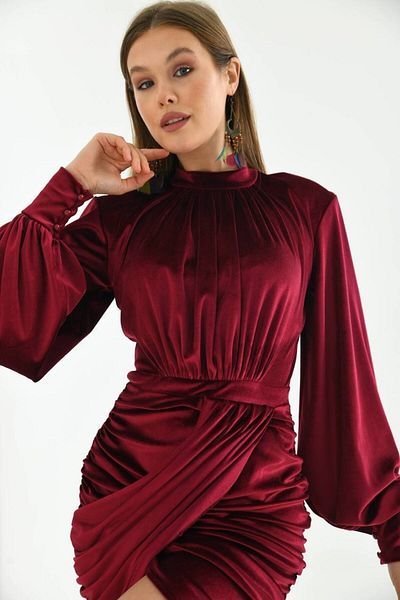 NARKISS Rochie din catifea burgundy cu drapaj captusit
