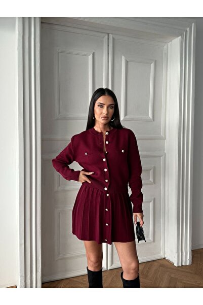 BuBu boutiqee طقم تنورة كارديجان مطوي بأزرار ذهبية