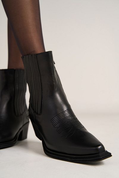 Bestyle Maya Women's Black Real Leather Western Boots with Zipper Detail