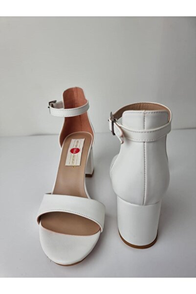 MAS MEVSİM 149 Sandale cu toc gros cu curea la gleznă Albe