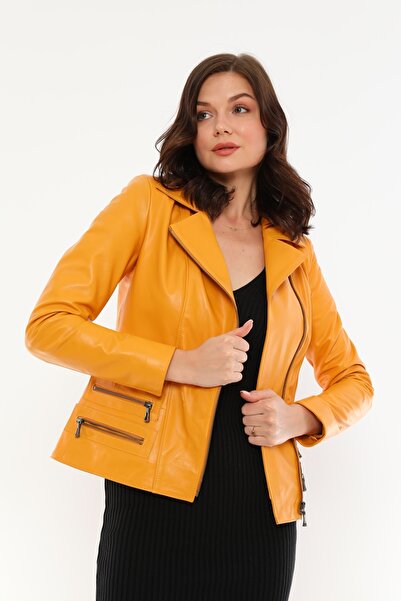 Basics&More سترة جلدية صفراء للنساء - رينا