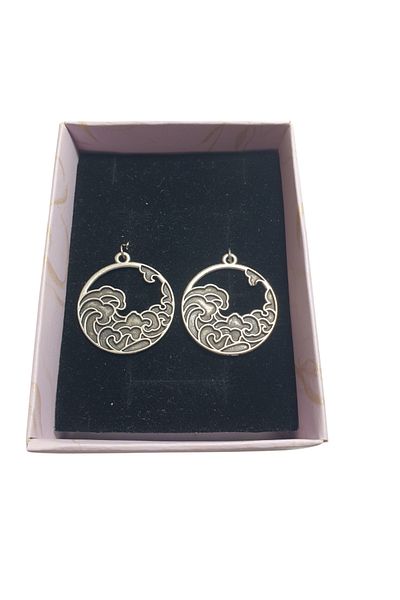 Ororabutik Silver Color 30mm Wave Figured Necklace and Earring Set