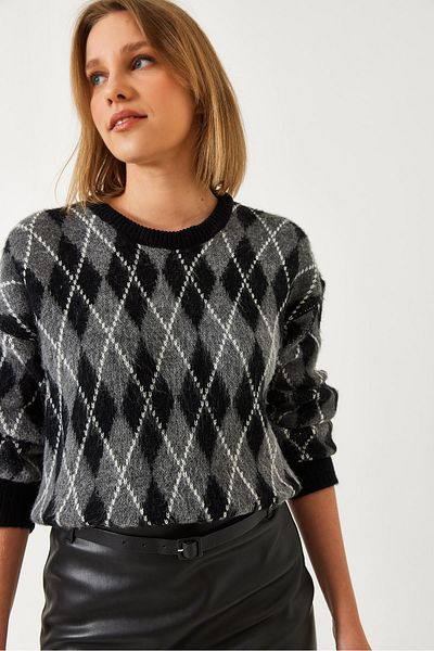Bianco Lucci Women's Diamond Patterned Raised Knitwear Sweater 60351320