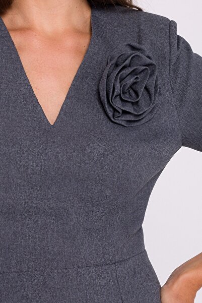 Stylove A simple midi dress with a V-neck