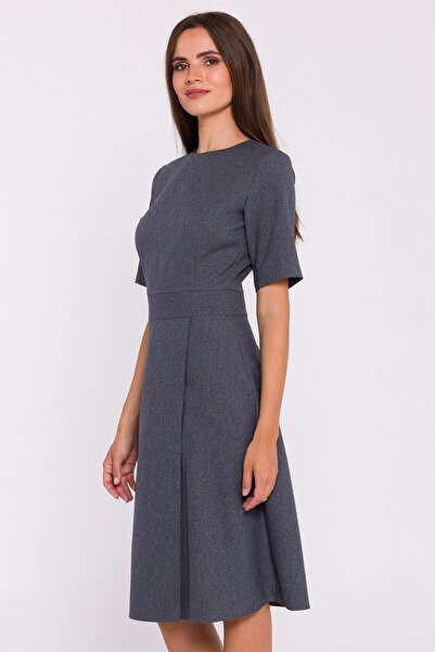 Stylove A trapeze dress with a pleat