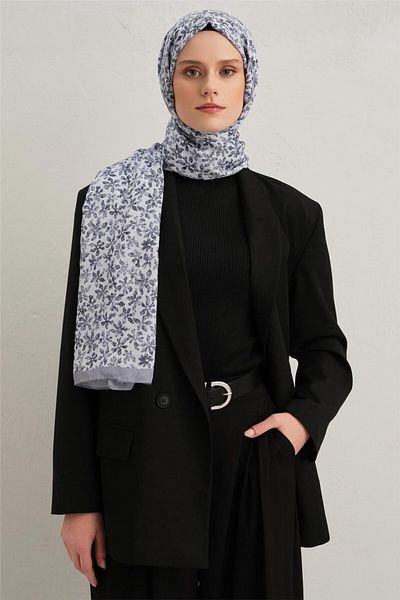 Armine Life 8042 Model Shawl - Size 9/19
