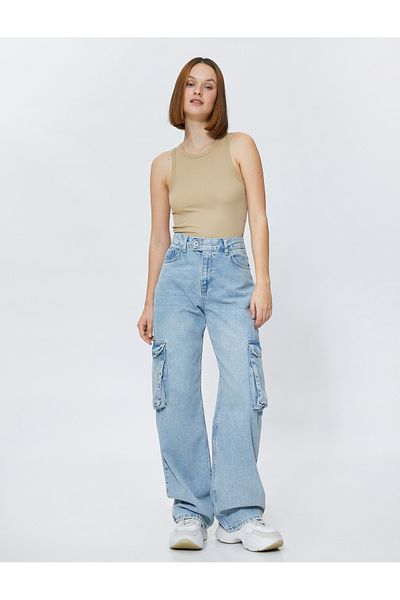 Koton Basic-Tanktop mit geripptem Neckholder-Kragen